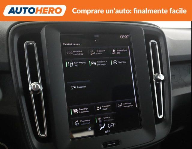 VOLVO XC40 T2 Momentum Pro