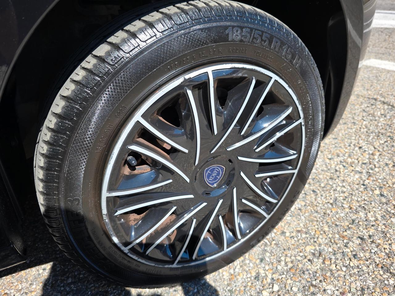 Lancia Ypsilon 1.2 69 CV 5 porte S&S Gold