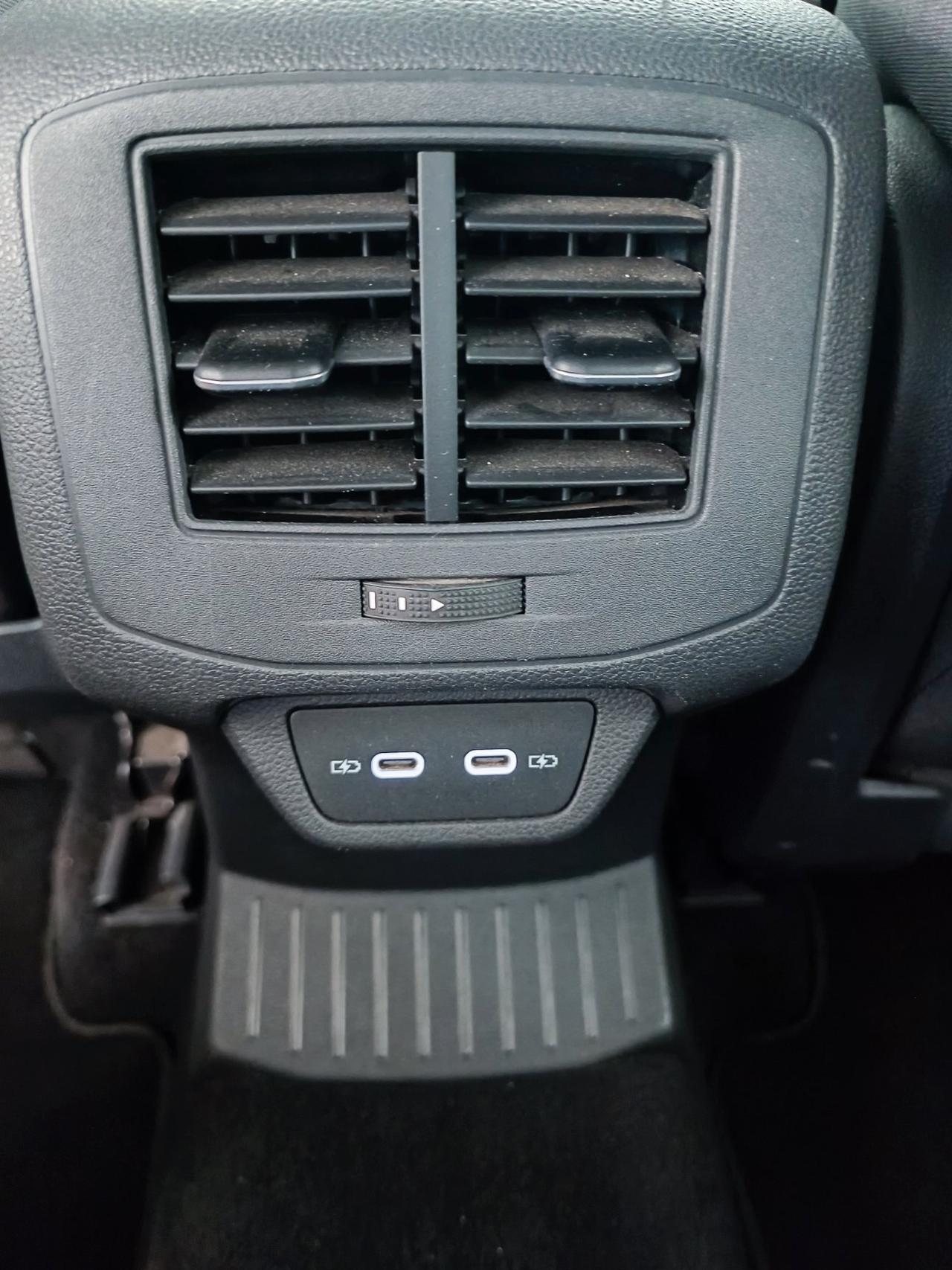 Volkswagen T-Roc 1.0 tsi STYLE 110cv UFFICIALE VOLKSWAGEN