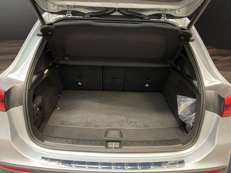 Mercedes-Benz GLA GLA 180 AMG Line Adv Plus CAMERA MBUX LED