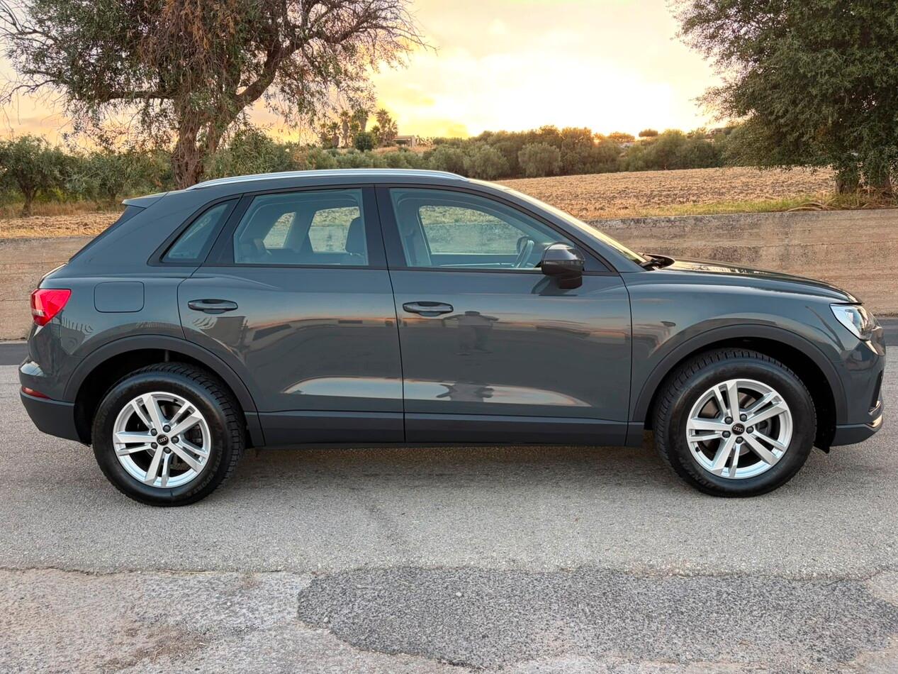 Audi Q3 35 2.0 tdi Business Advanced quattro s-tronic