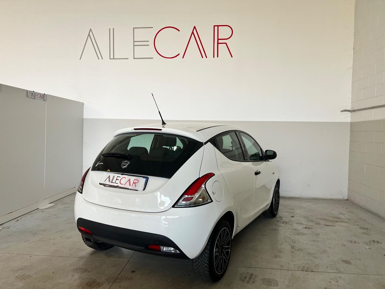 Lancia Ypsilon 1.2 69 CV 5 porte S&S Elefantino Blu