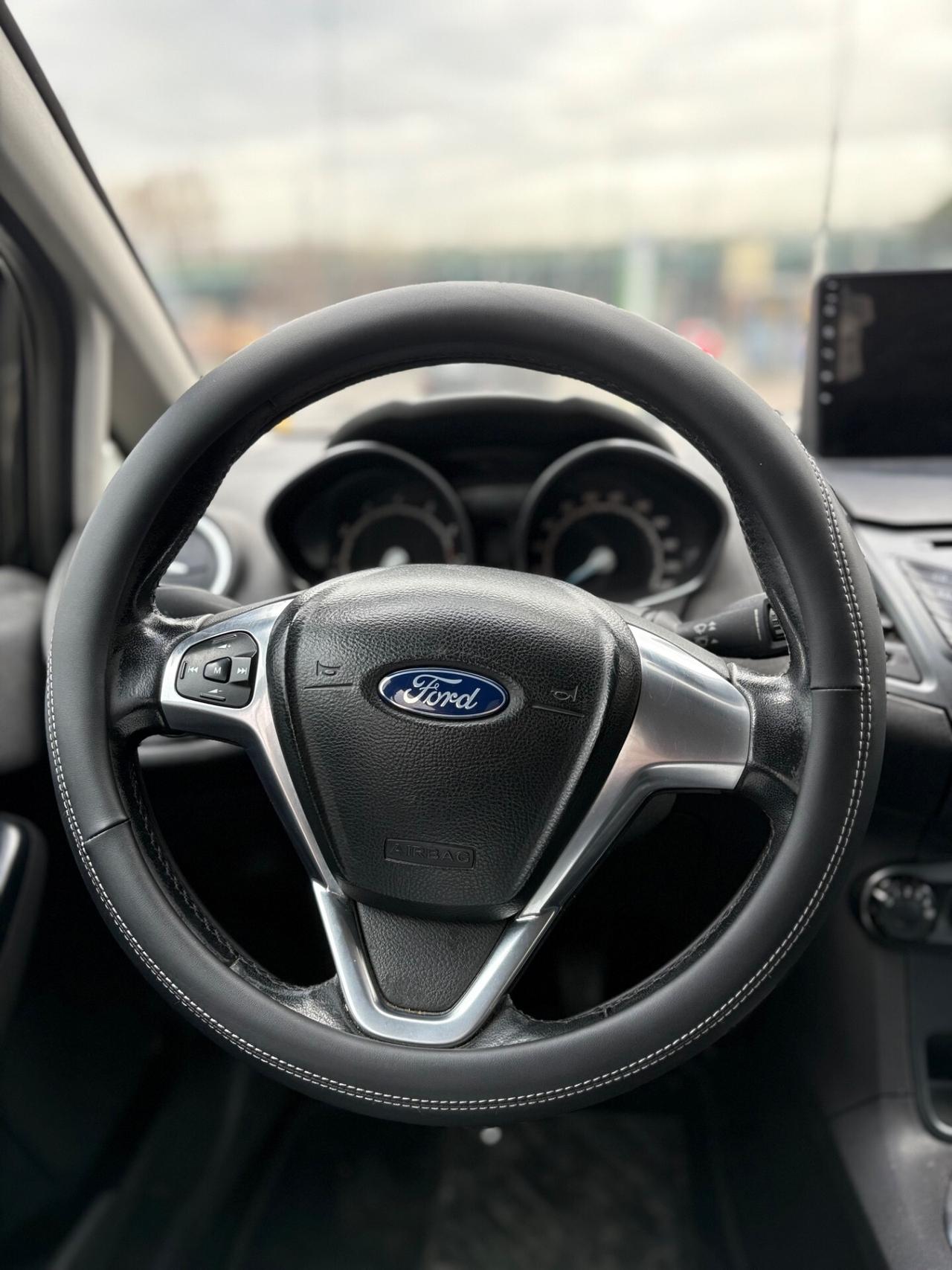 Ford Fiesta 1.2cc Benz/GPL TOUCH & NAVIGATORE