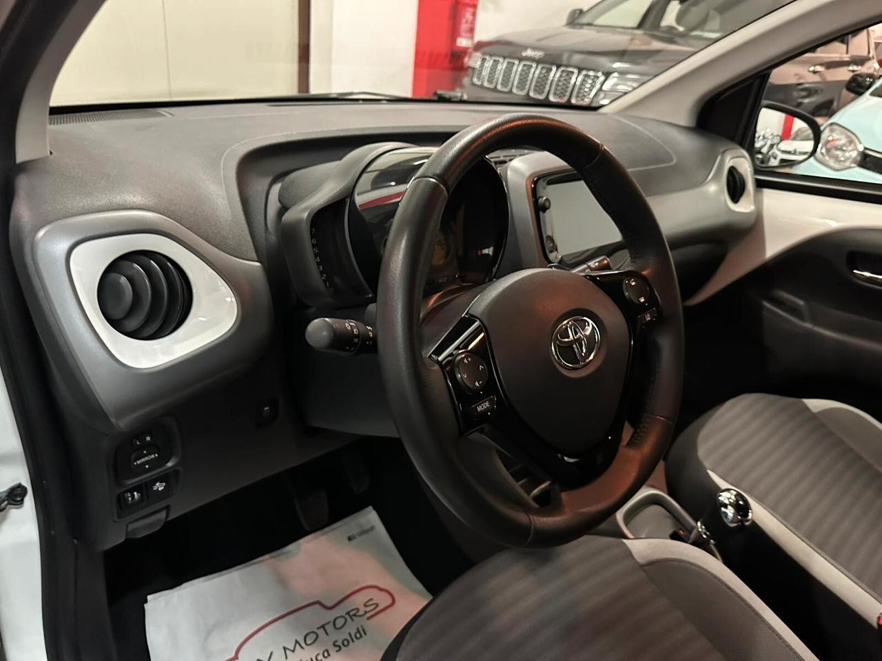 Toyota Aygo 1.0 VVT-i 69 CV 5 porte x-cool TSS