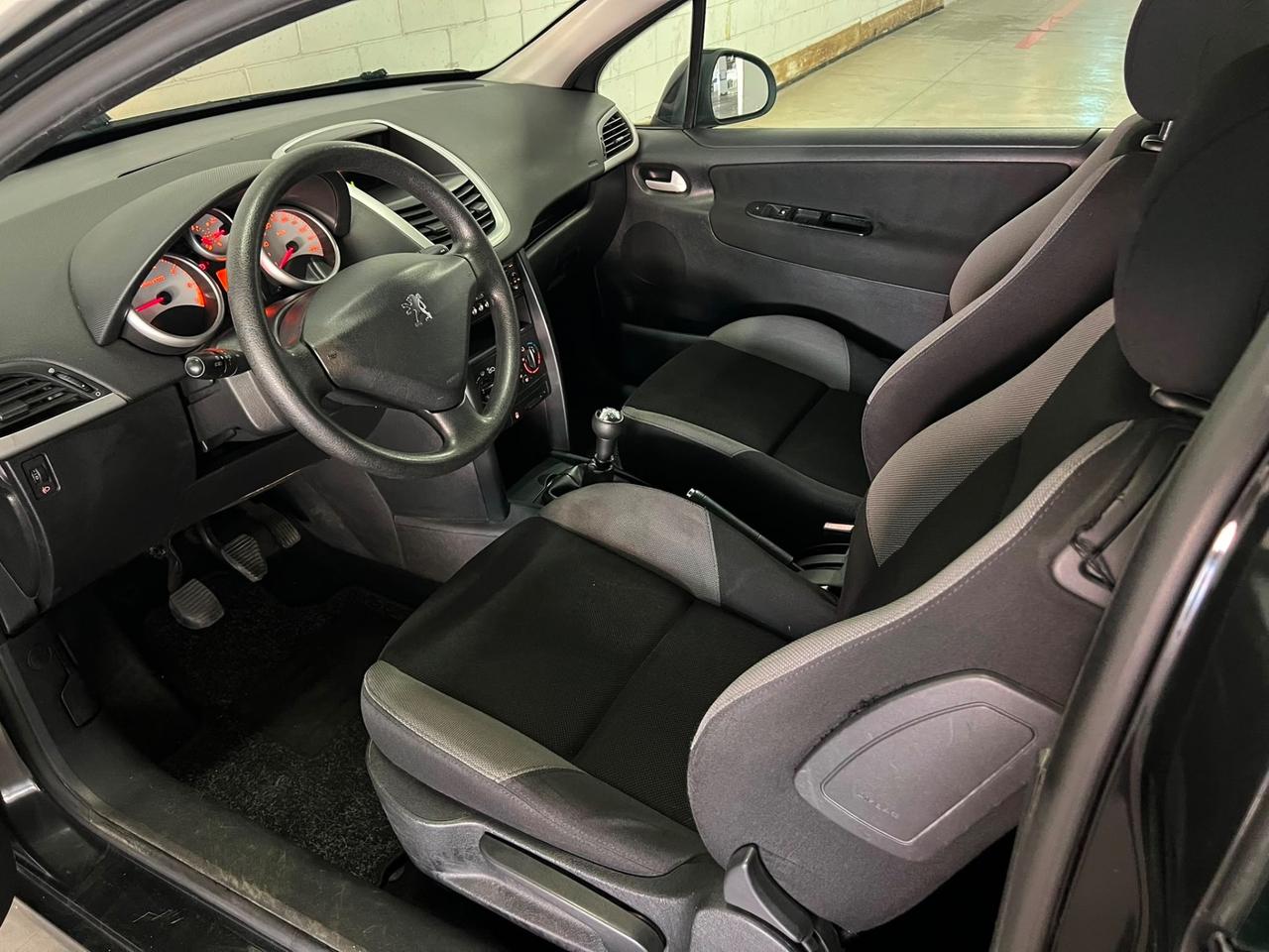 Peugeot 207 1.4 8V 75CV 3p. X Line