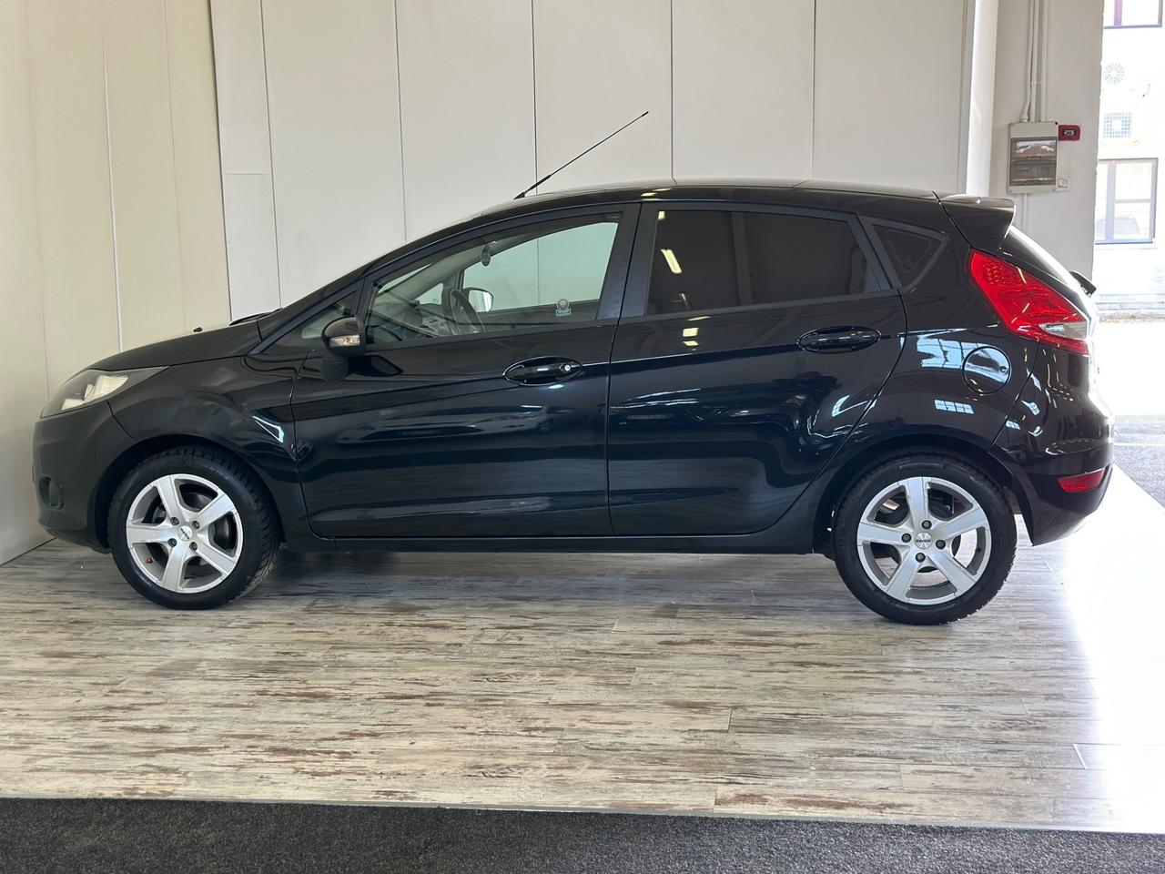 Ford Fiesta 1.2 Benzina 5p. Titanium Ok Neopatentati