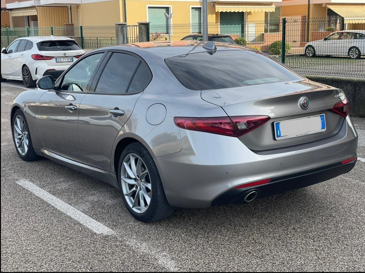 Alfa Romeo Giulia 2.2 Turbodiesel 150 CV AT8