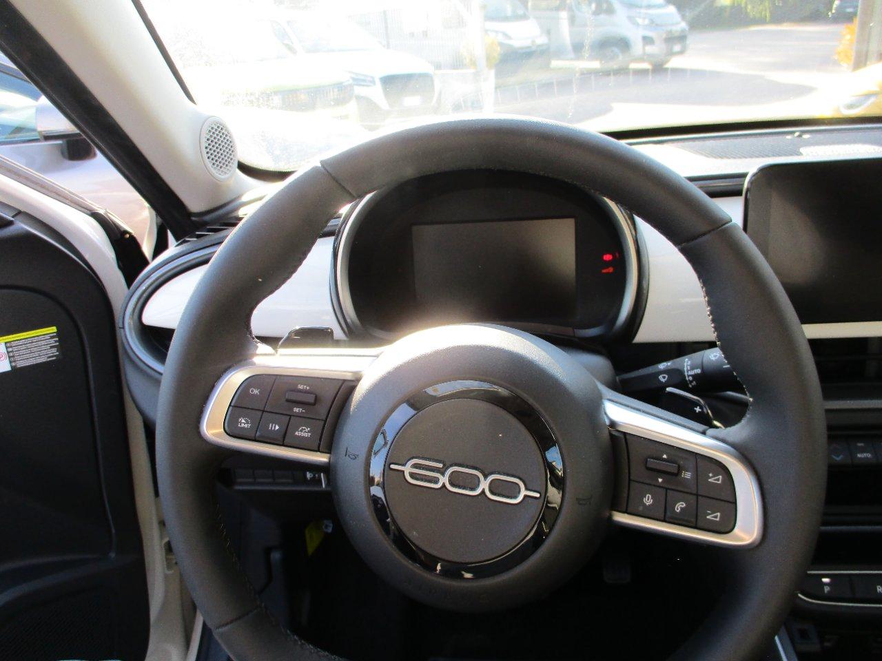 Fiat 600 1.2 hybrid Icon 145cv auto CarPlay/Navi/Camera