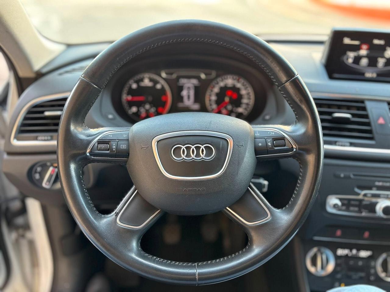 Audi Q3 2.0 TDI 140CV - 2014