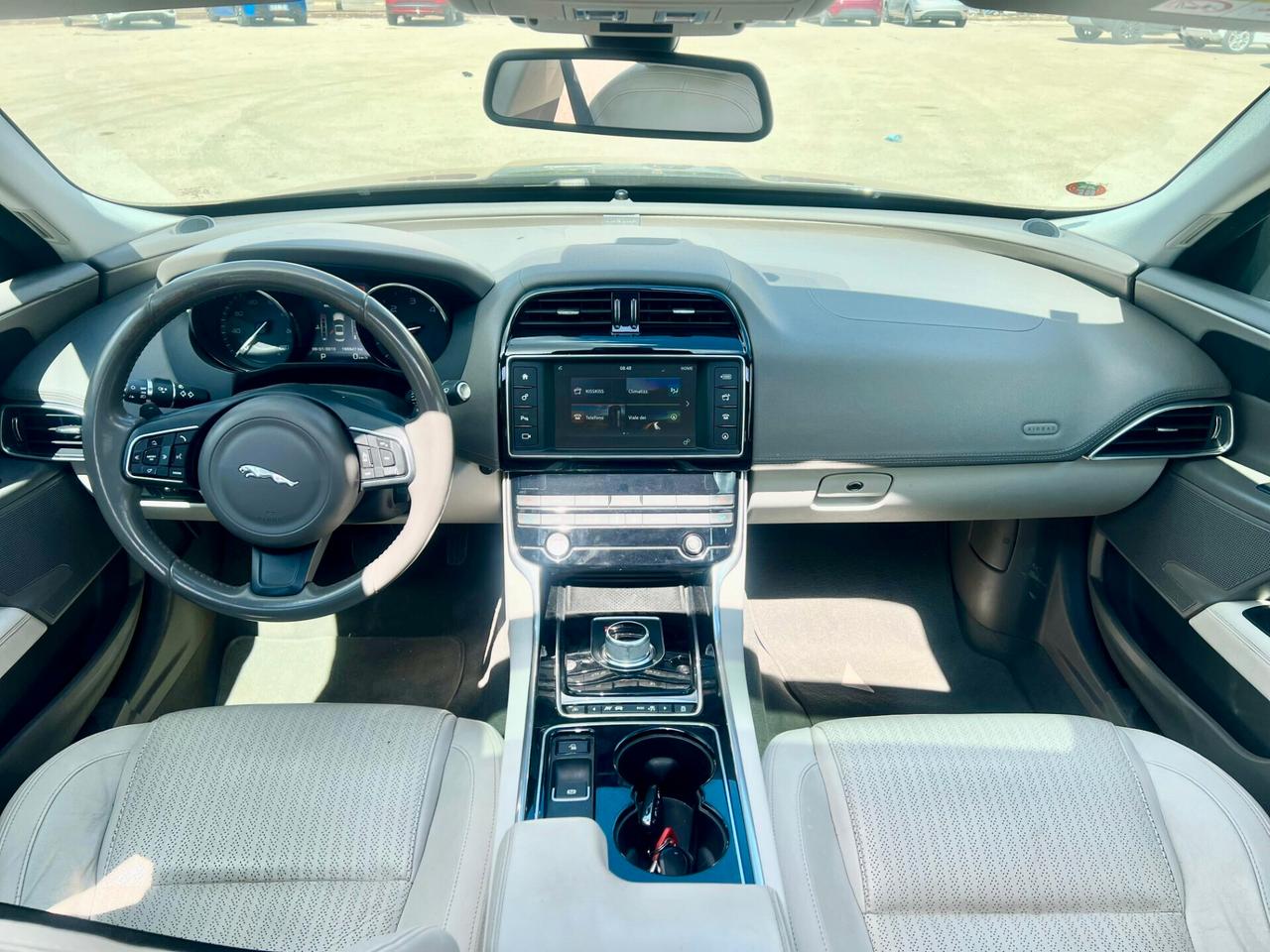 Jaguar XE 2.0 D Turbo 180CV aut. Prestige