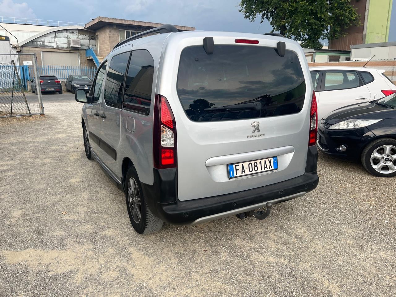 Peugeot Partner Tepee BlueHDi 120 S&S Outdoor