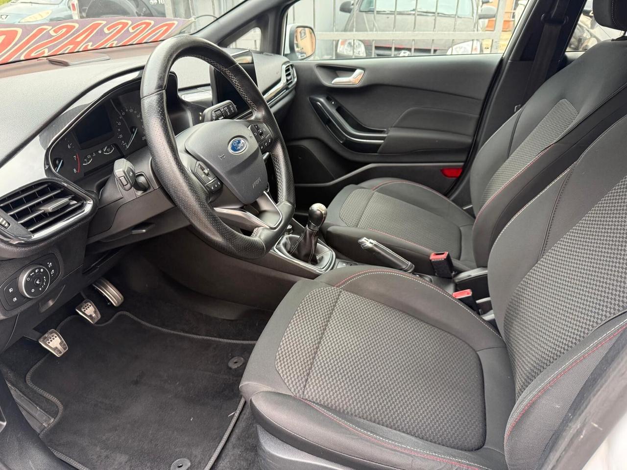 FORD FIESTA 1.1 S.T. LINE 5 P OK NEOP.