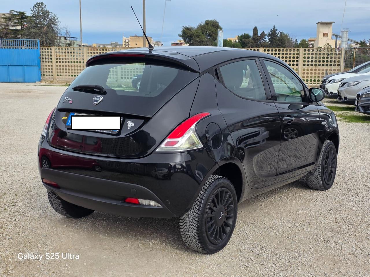 Lancia Ypsilon 0.9 TwinAir 85 CV 5 porte Metano Ecochic Elefantino