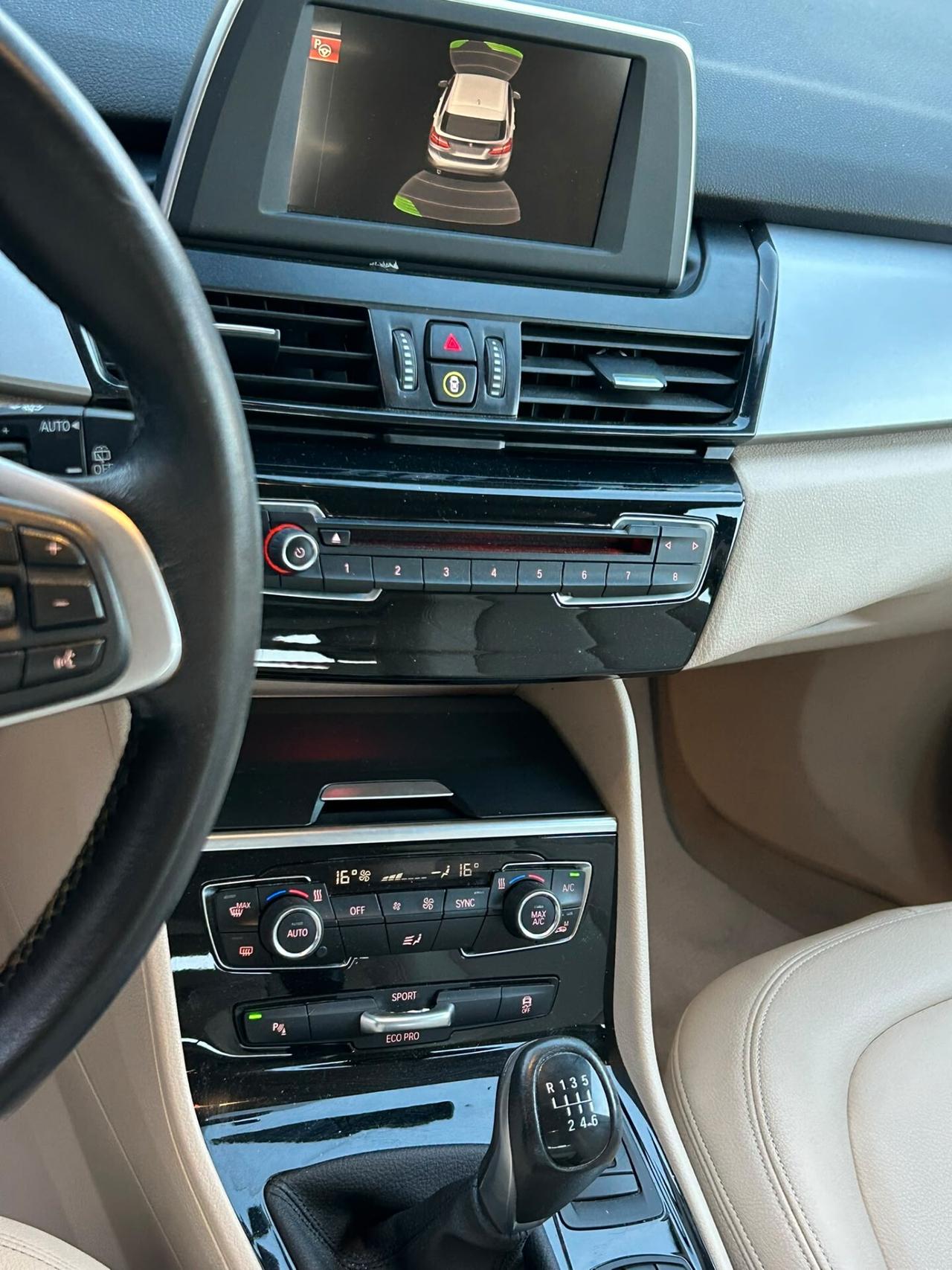Bmw 216 218d Active Tourer Sport con cambio manuale