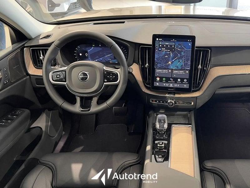 Volvo XC60 B5 250 CV AWD Mild Hybrid Benzina Automatica Ultra Dark