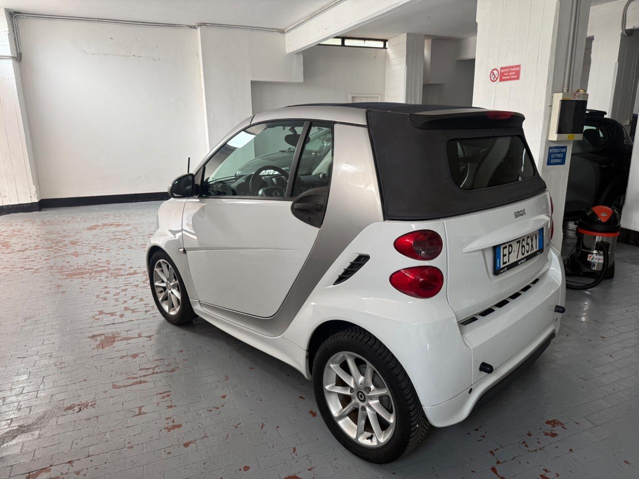 Smart ForTwo 1000 52 kW MHD cabrio passion