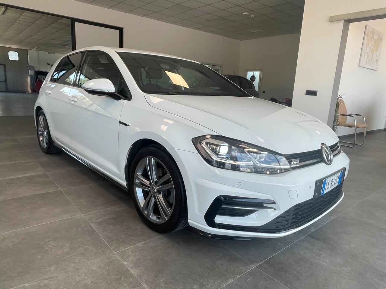 Volkswagen Golf 1.5 TSI 5p. R-Line