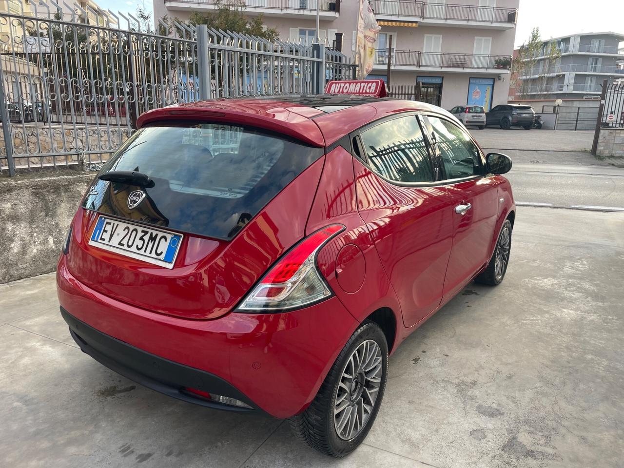 Lancia Ypsilon 0.9 TwinAir 85 CV 5 porte S&S DFN Platinum