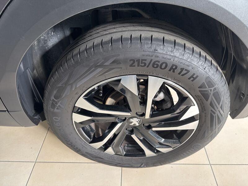 Peugeot 2008 PureTech 100 S&S Allure