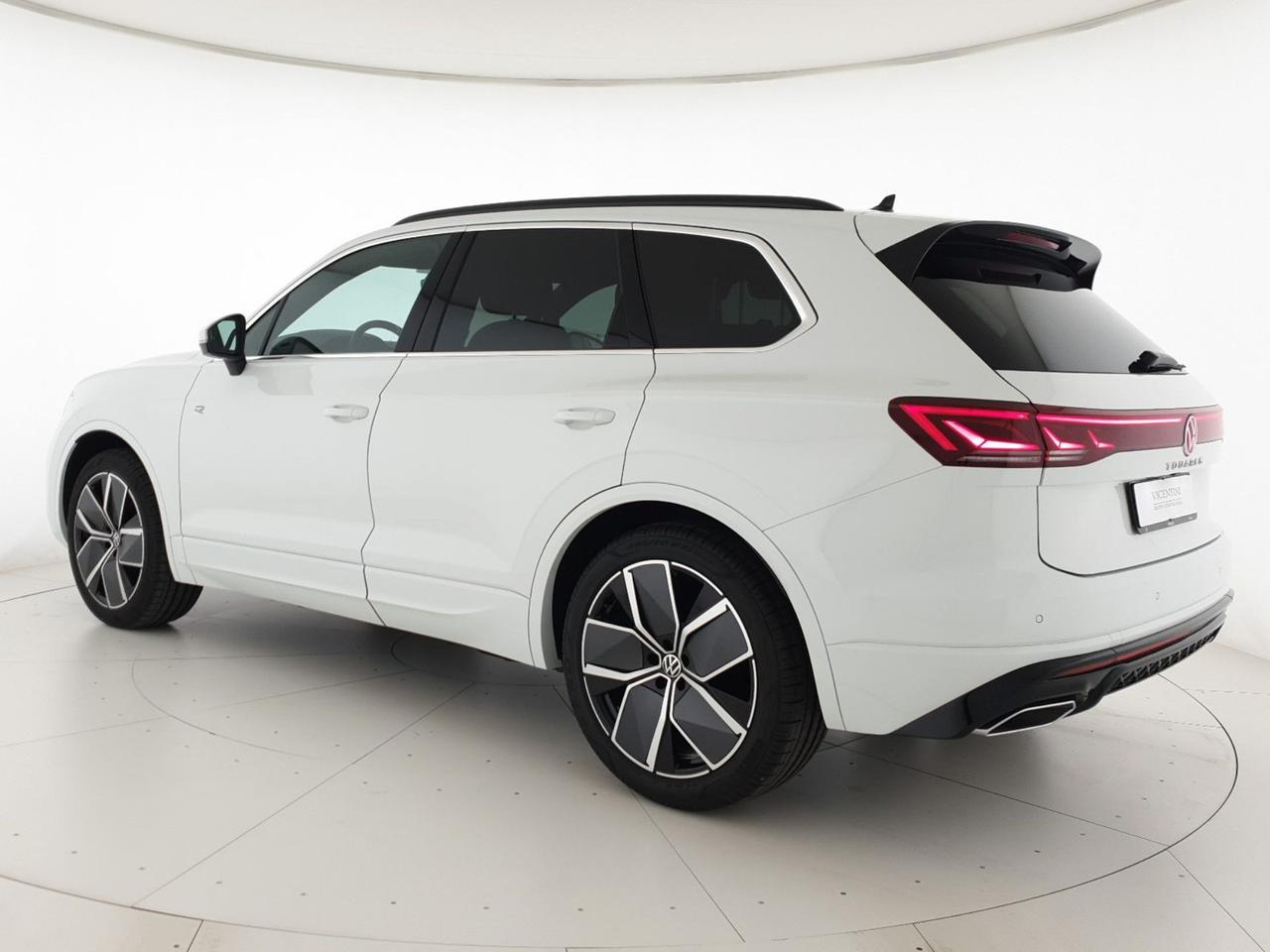 Volkswagen Touareg 3.0 v6 tdi scr r-line 231cv auto