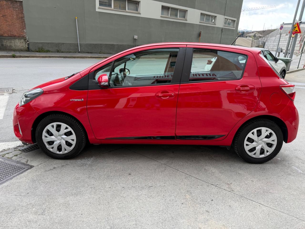 TOYOTA YARIS 1.5 HYBRID AUTOMATICO NEOPATENTATI