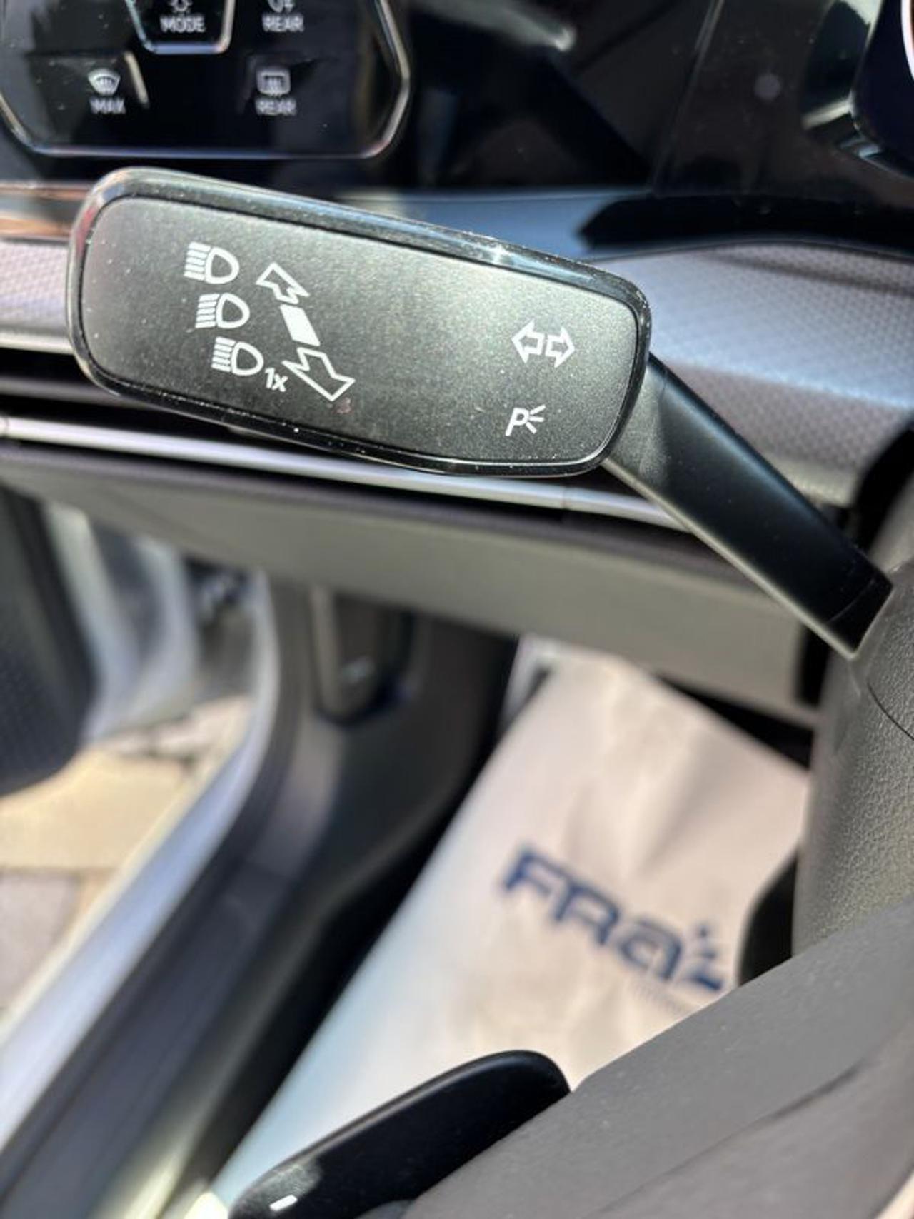 Volkswagen Golf 1.0 eTSI EVO DSG Active NAVI-LED-16"