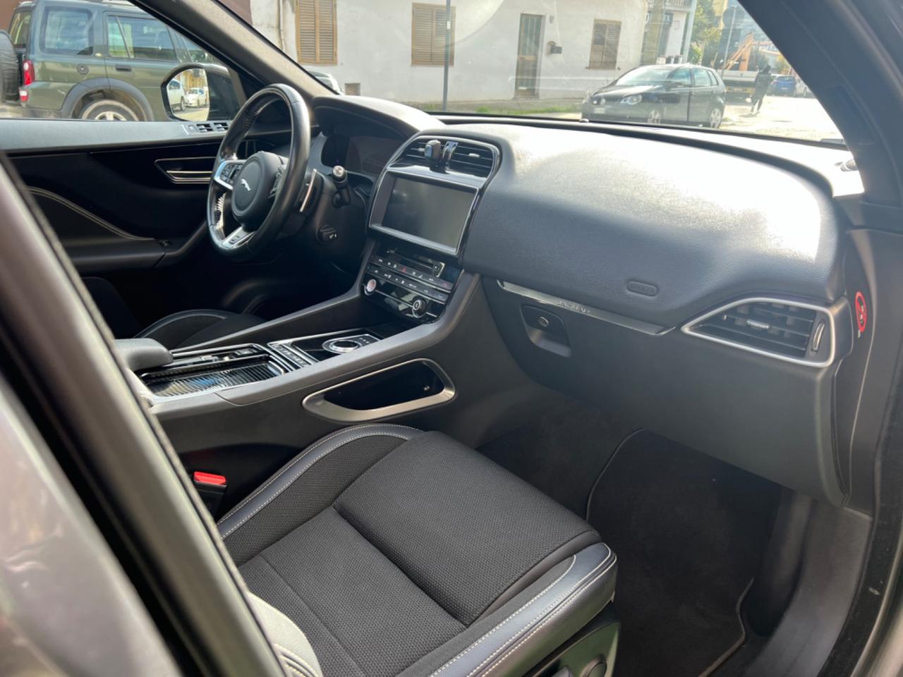 Jaguar F-Pace 2.0 D 240 CV AWD aut. R-Sport