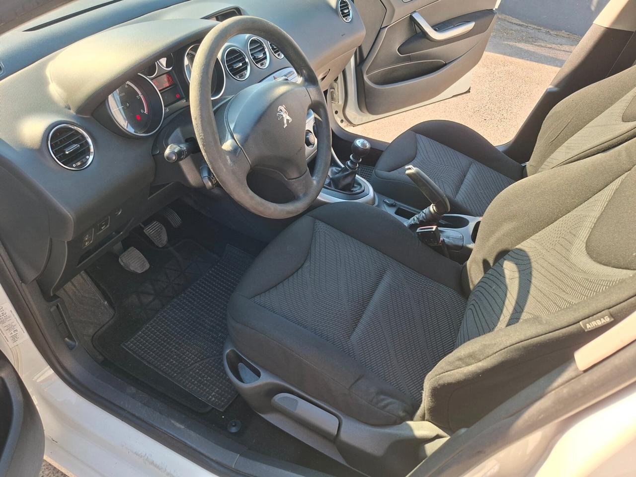 Peugeot 308 1.6 8V e-HDi 112CV Stop&Start SW Business
