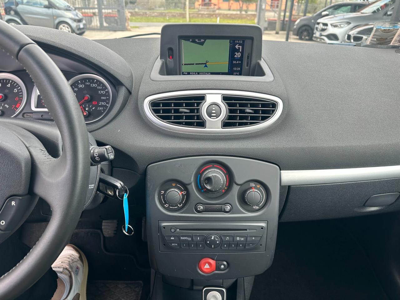 Renault Clio 5P*1.2*16V*LUXE*NAVI*CRUISE*SOLO 38.000KM*