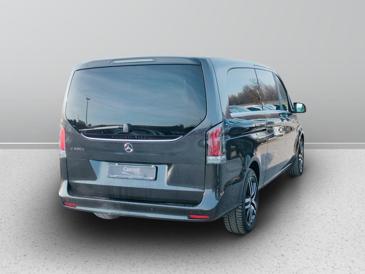 Mercedes-Benz Classe V 2024 Extralong - V Extralong 250 d Avantgarde auto