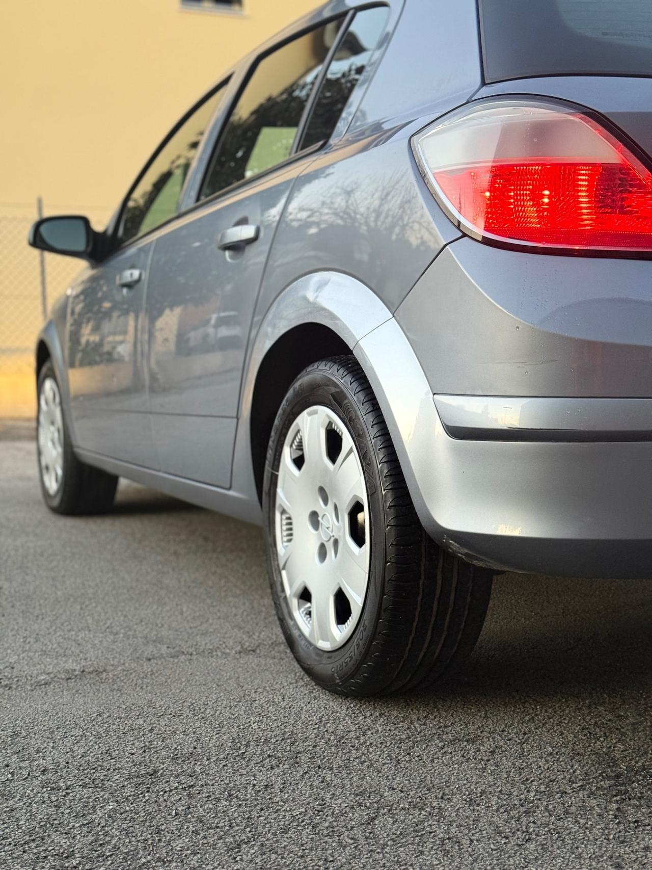 Opel Astra 1.7 CDTI 101CV 5 porte Cosmo