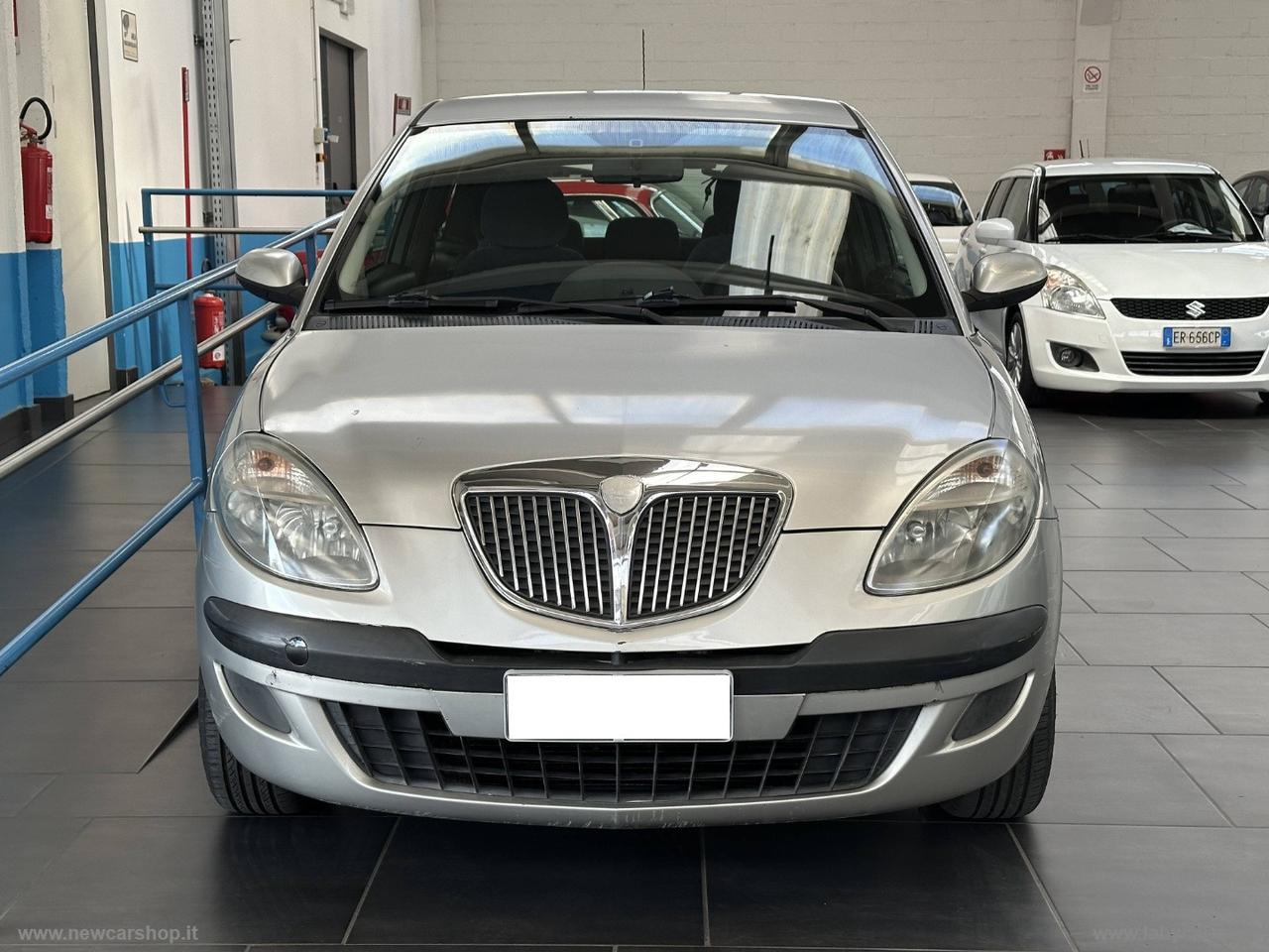 LANCIA Ypsilon 1.2 Argento NEOPATENTATI