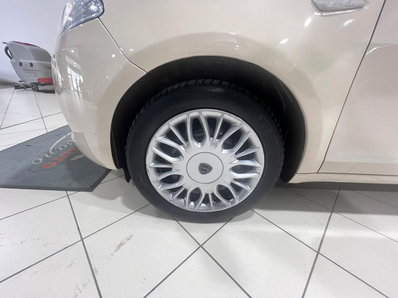 Lancia Ypsilon 1.2 69 CV 5 porte GPL Ecochic Gold