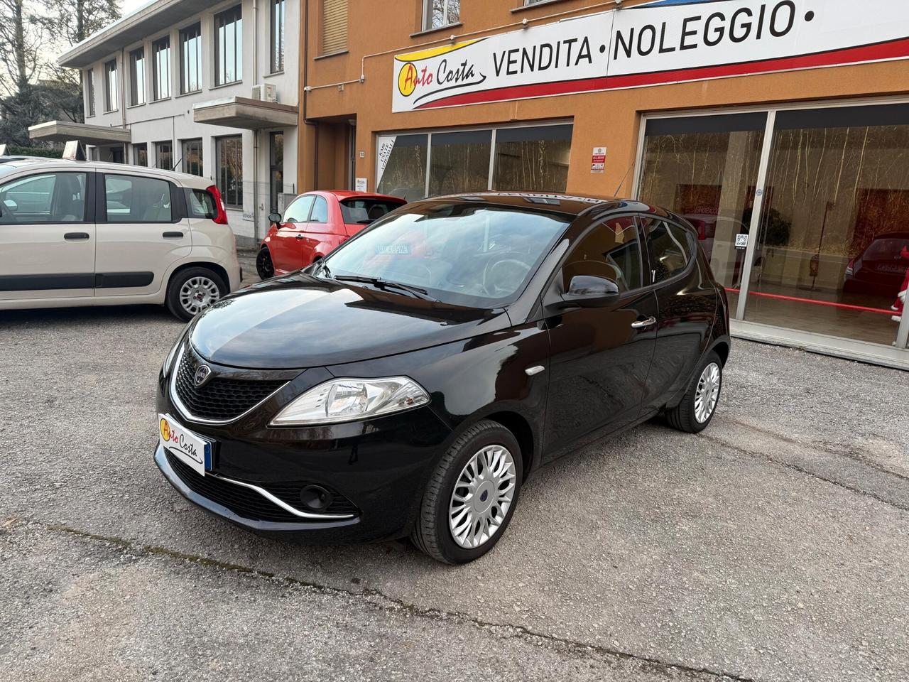 Lancia Ypsilon 1.3 MJT 95 CV 5Porte Gold E6