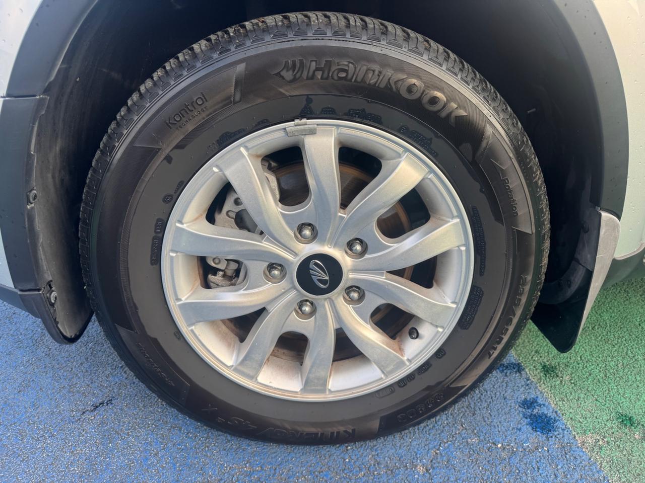 Mahindra XUV500 2.2 16V AWD W10