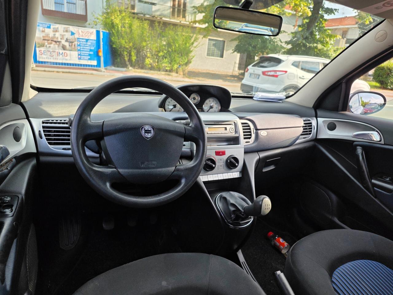 Lancia Ypsilon 1.3 MJT 75 CV Argento