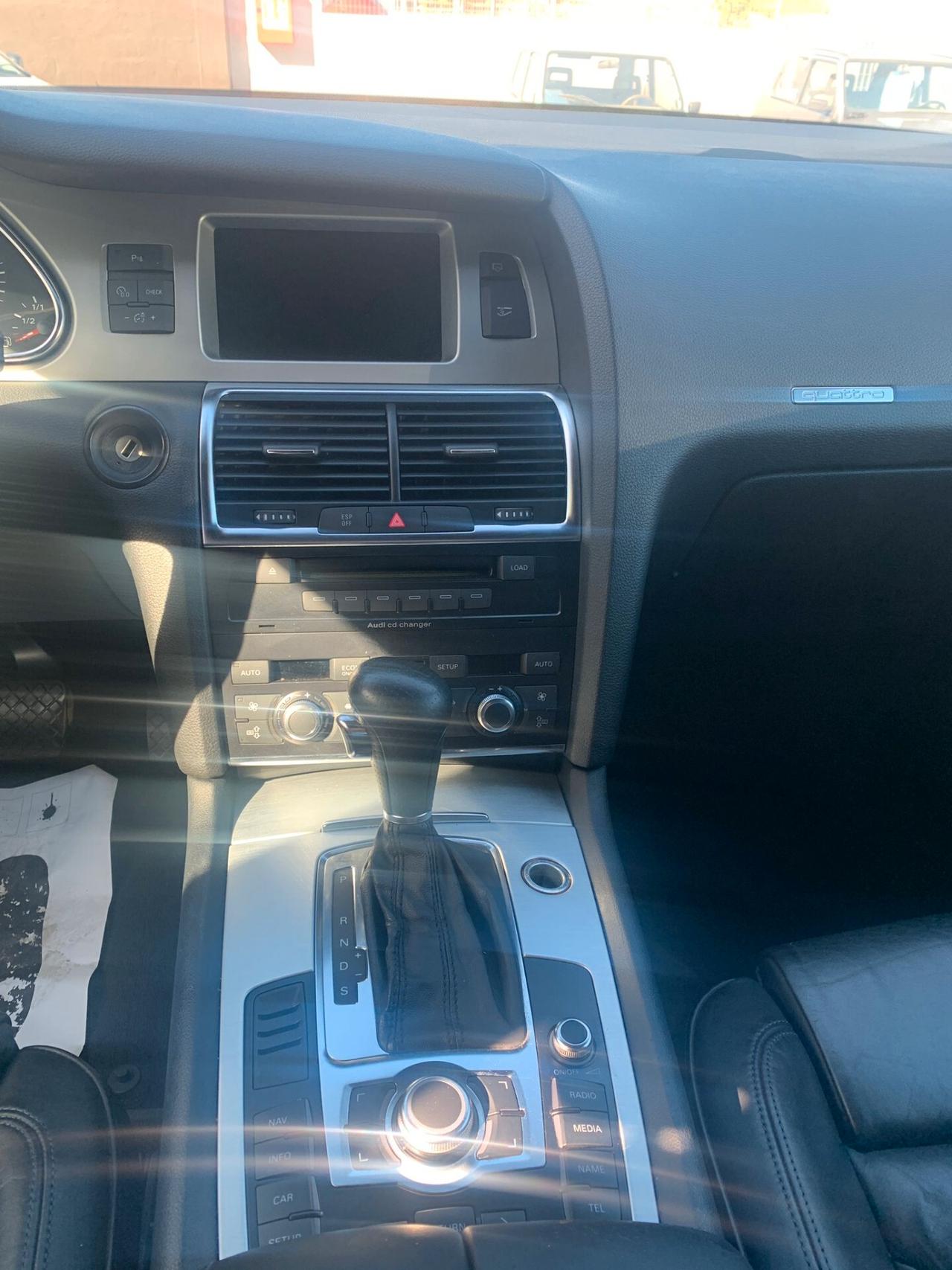 Audi Q7 S LINE