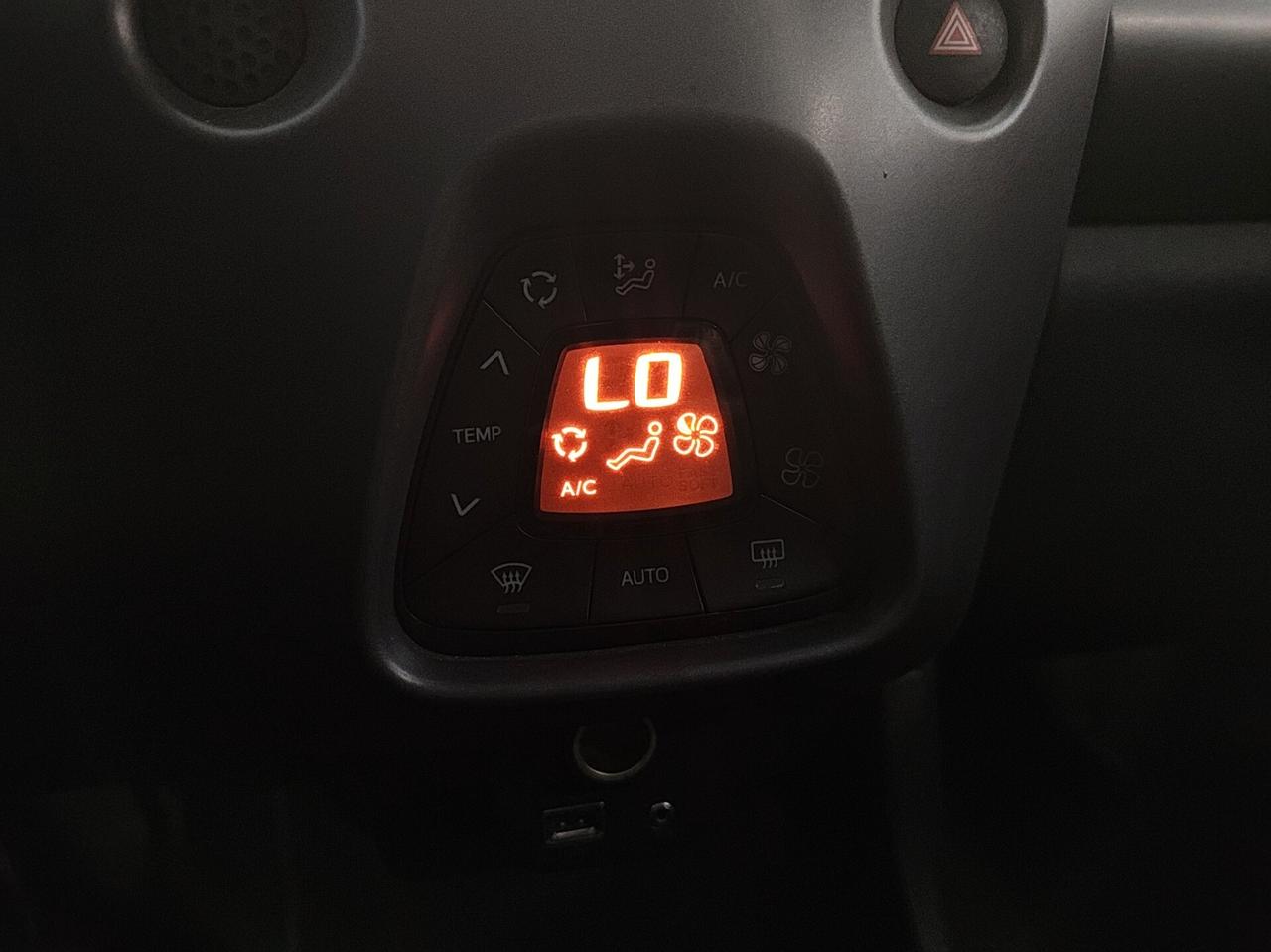Toyota Aygo Connect 1.0 VVT-i 72 CV 5 porte x-play MMT
