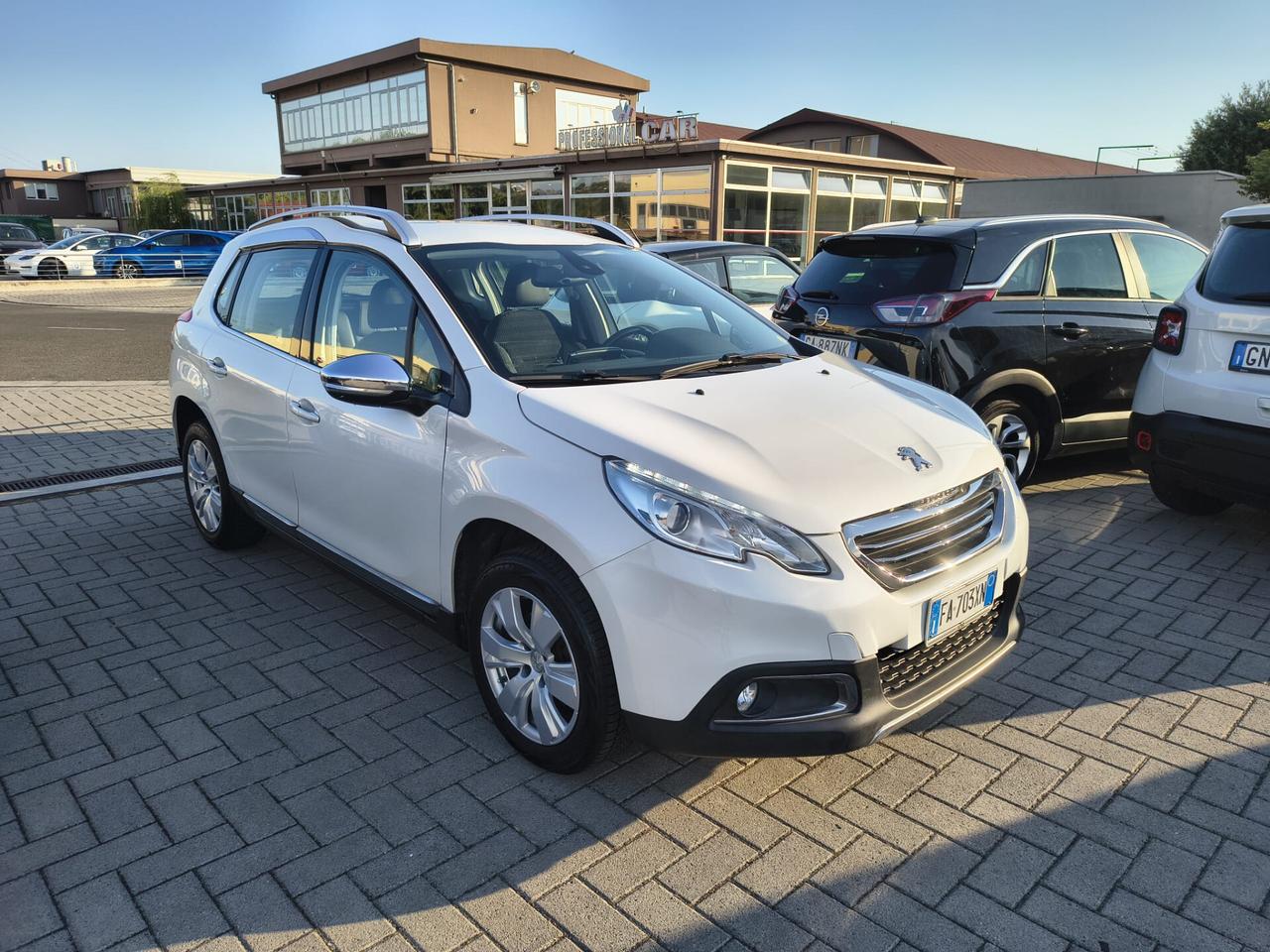 Peugeot 2008 1.2 BENZINA 5 PORTE