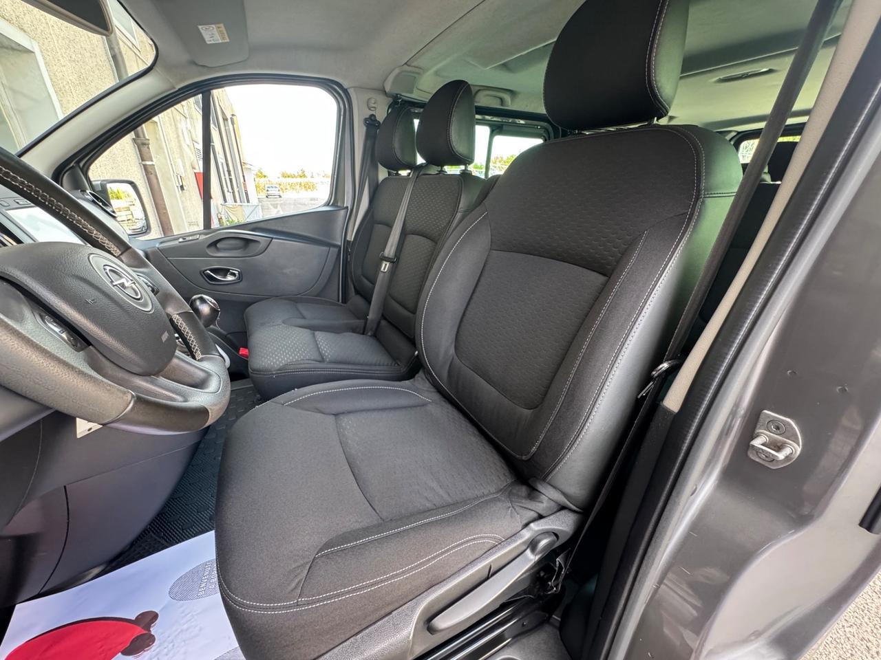 Opel Vivaro 9 posti