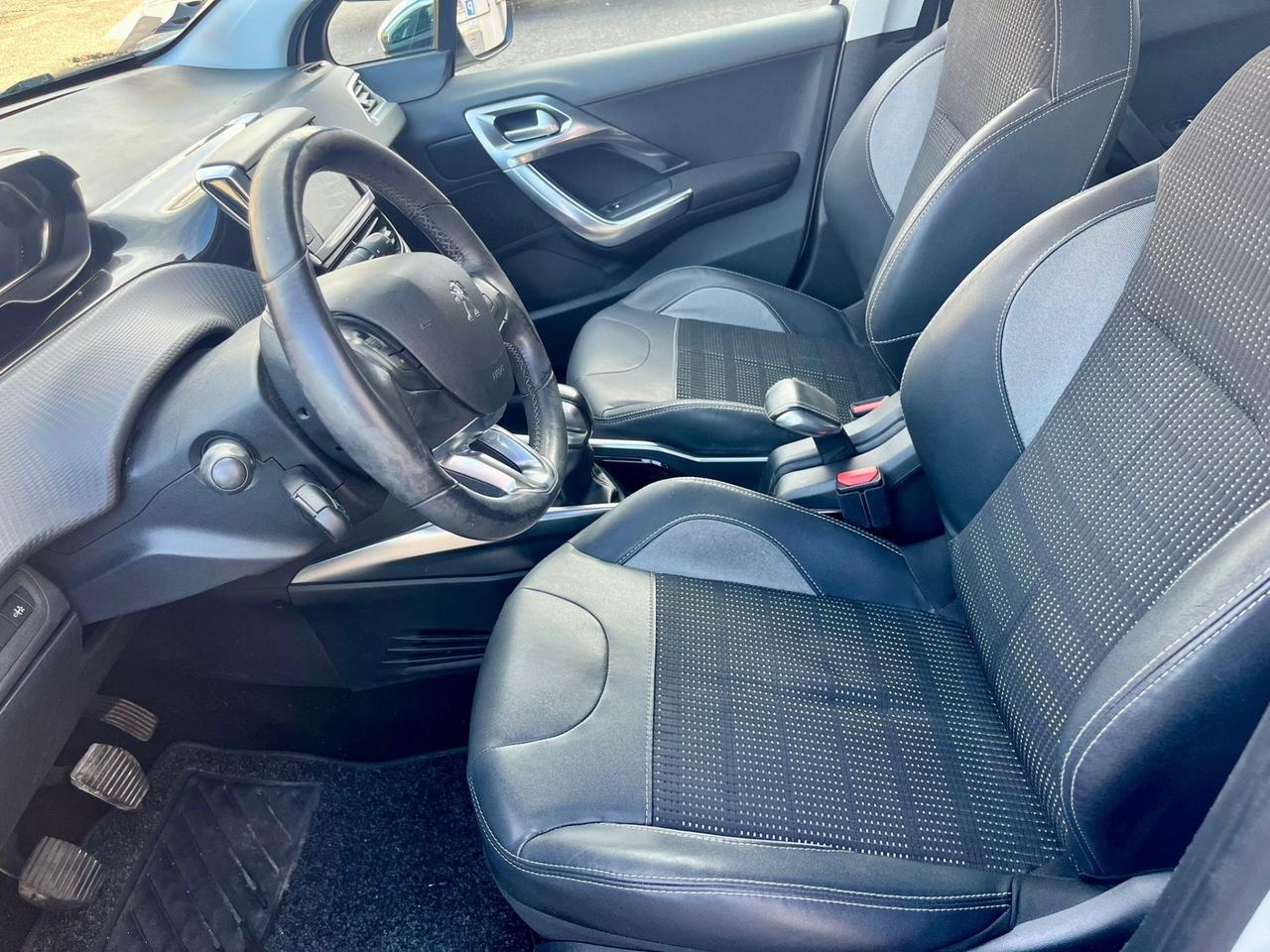 Peugeot 2008 1.6benz 2014 141.000km tagliandati