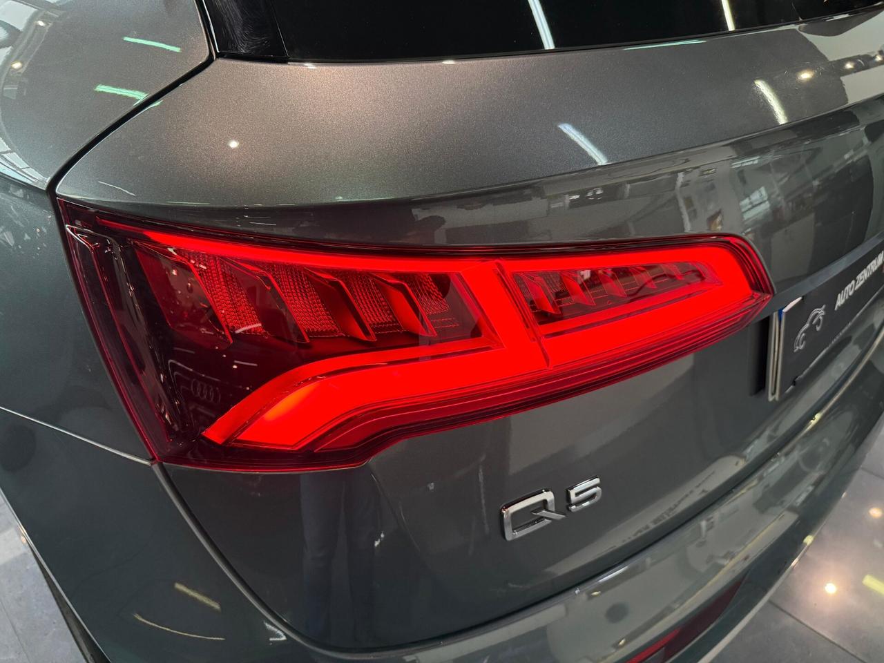 Audi Q5 2.0 TDI quattro S -LINE