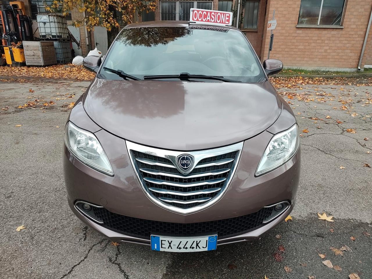 Lancia Ypsilon ELLE 5 PORTE, 1.2 8V 69CV, EURO 6B, OK NEOPATENTATI, GARANZIA L.12 MESI