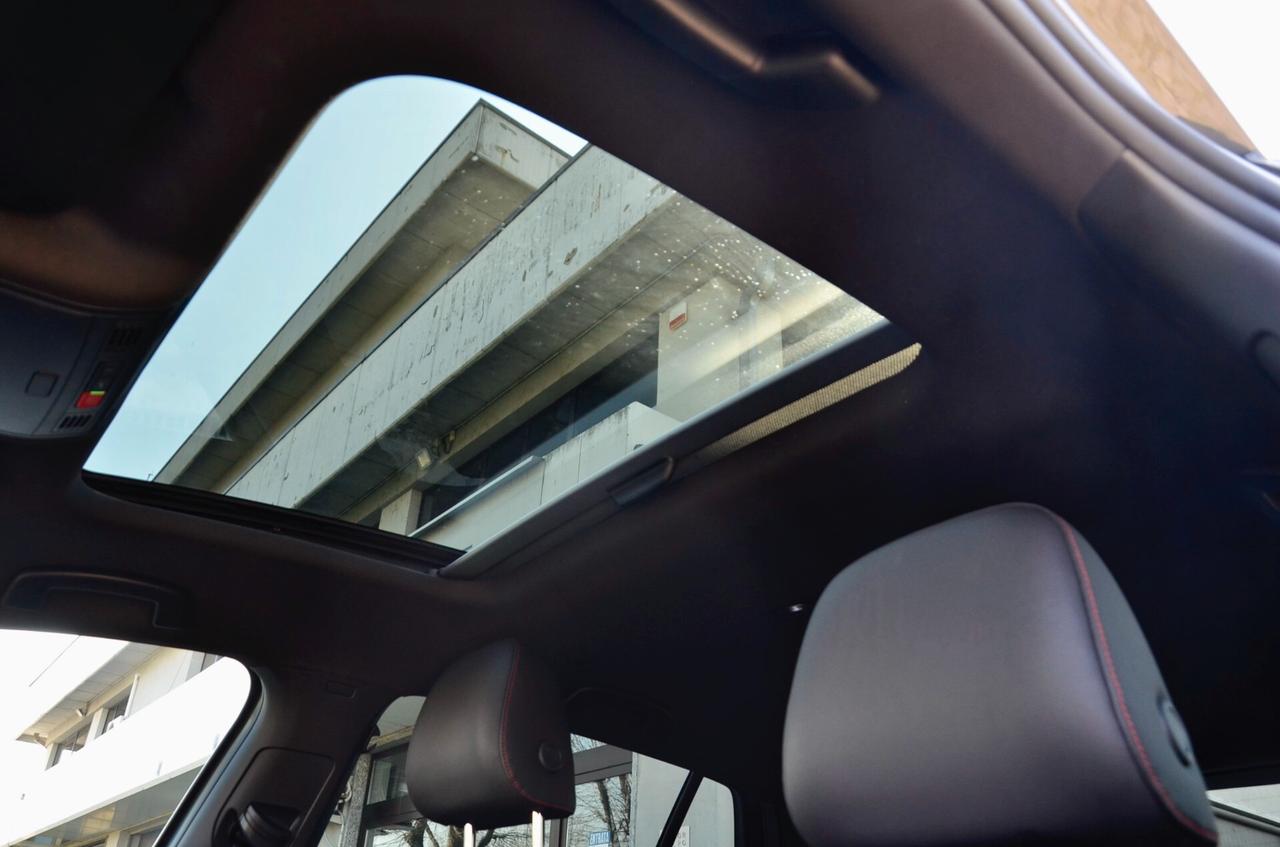 VOLKSWAGEN GOLF 7.5 GTI PERFORMANCE 2.0 TSI 245cv DSG, SERVICE CON FATTURE, TETTO, DCC, FULL PELLE, FARI FULL LED, 19", PERMUTE