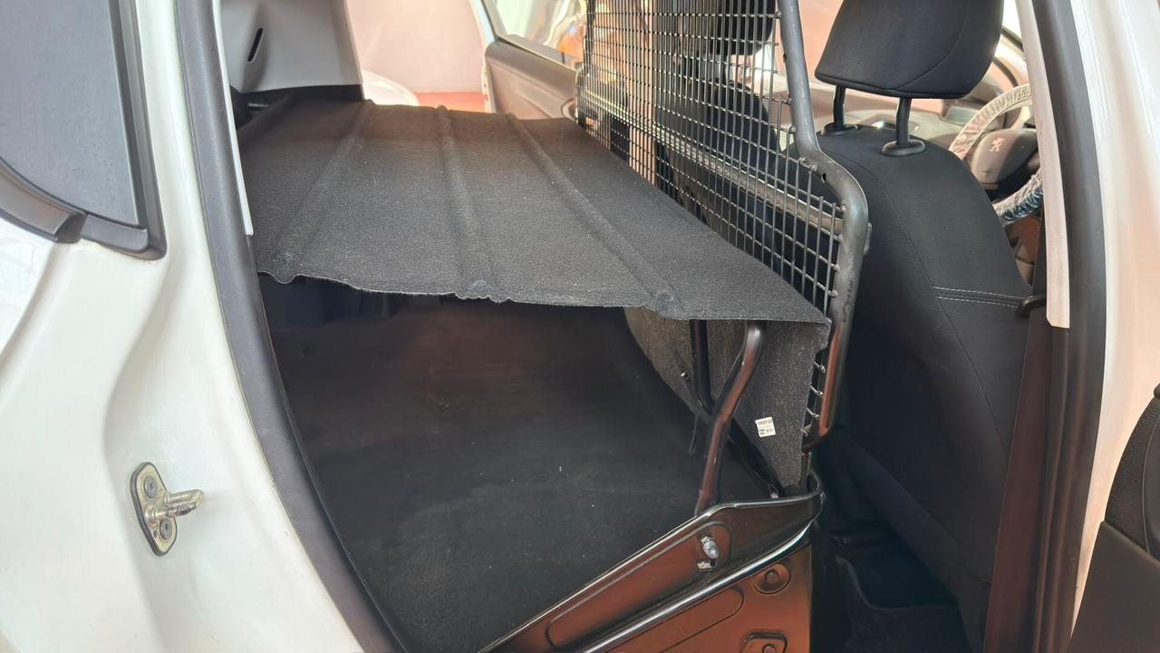 Peugeot 208 1.4 HDi 68 CV 5 porte Van