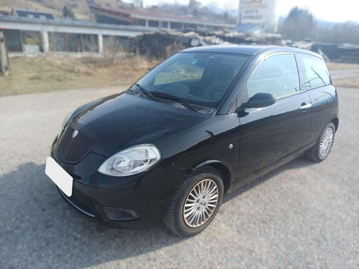 Lancia Ypsilon