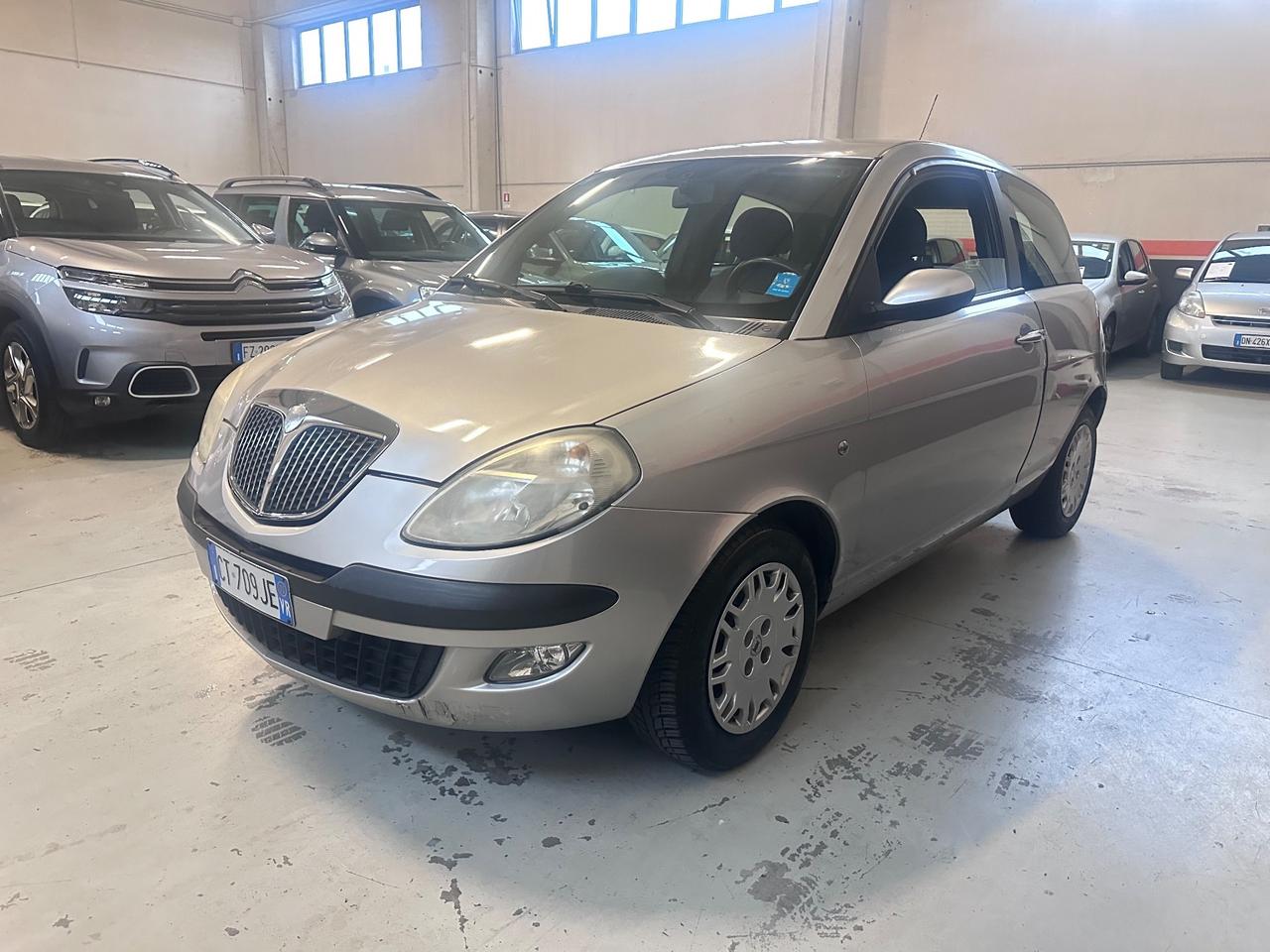 Lancia Ypsilon 1.2 16V Argento