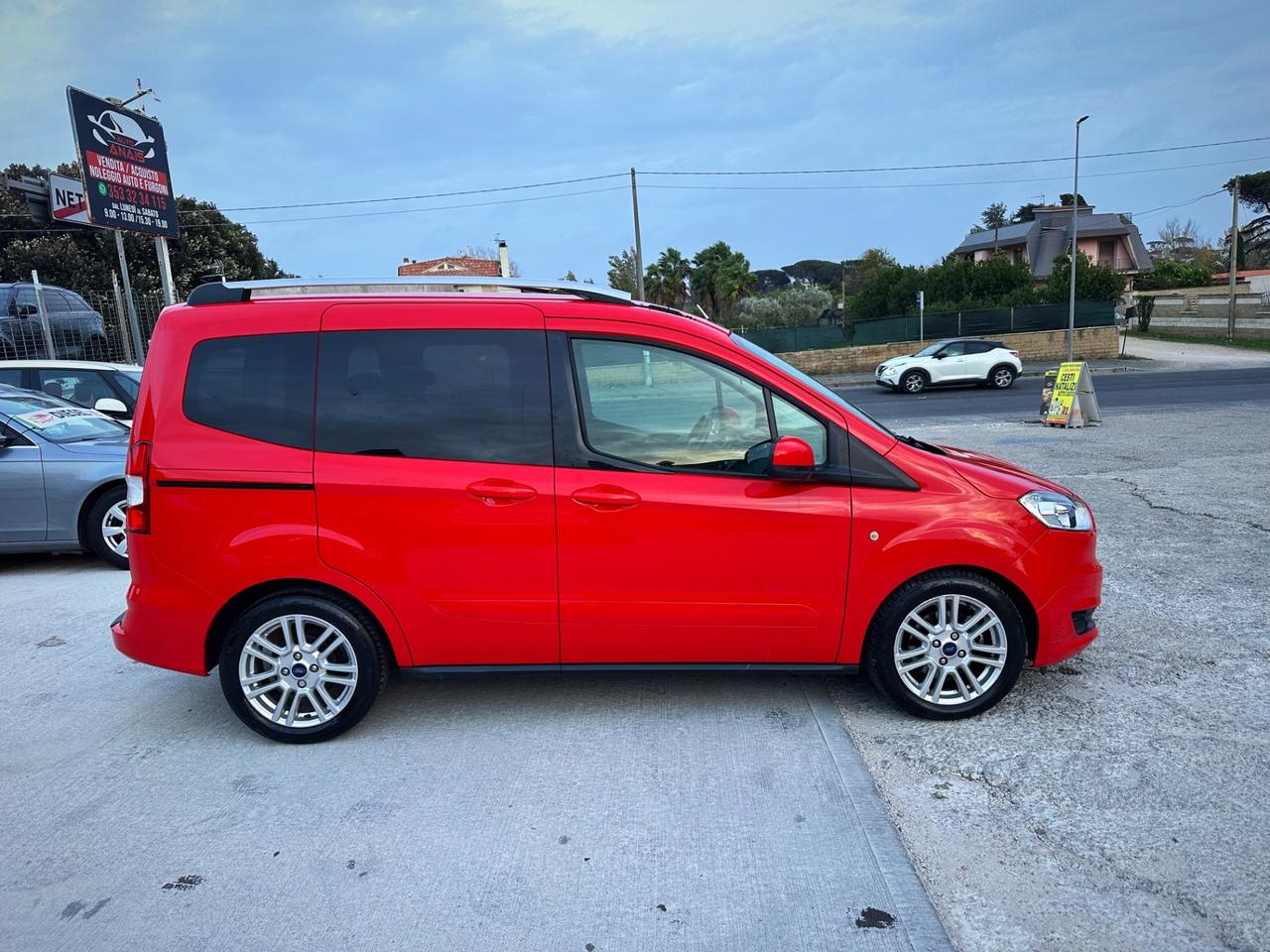 Ford Tourneo Courier Tourneo Courier 1.5 TDCI 75 CV Titanium Garanzia 12 Mesi