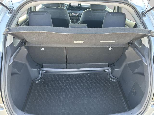 TOYOTA Yaris 1.5 Hybrid 5 porte Business