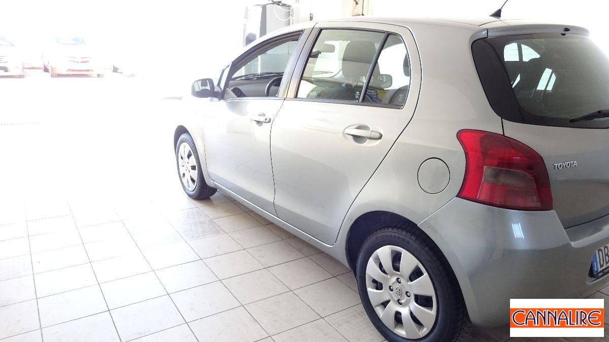 TOYOTA - Yaris - 1.0 5p. Sol